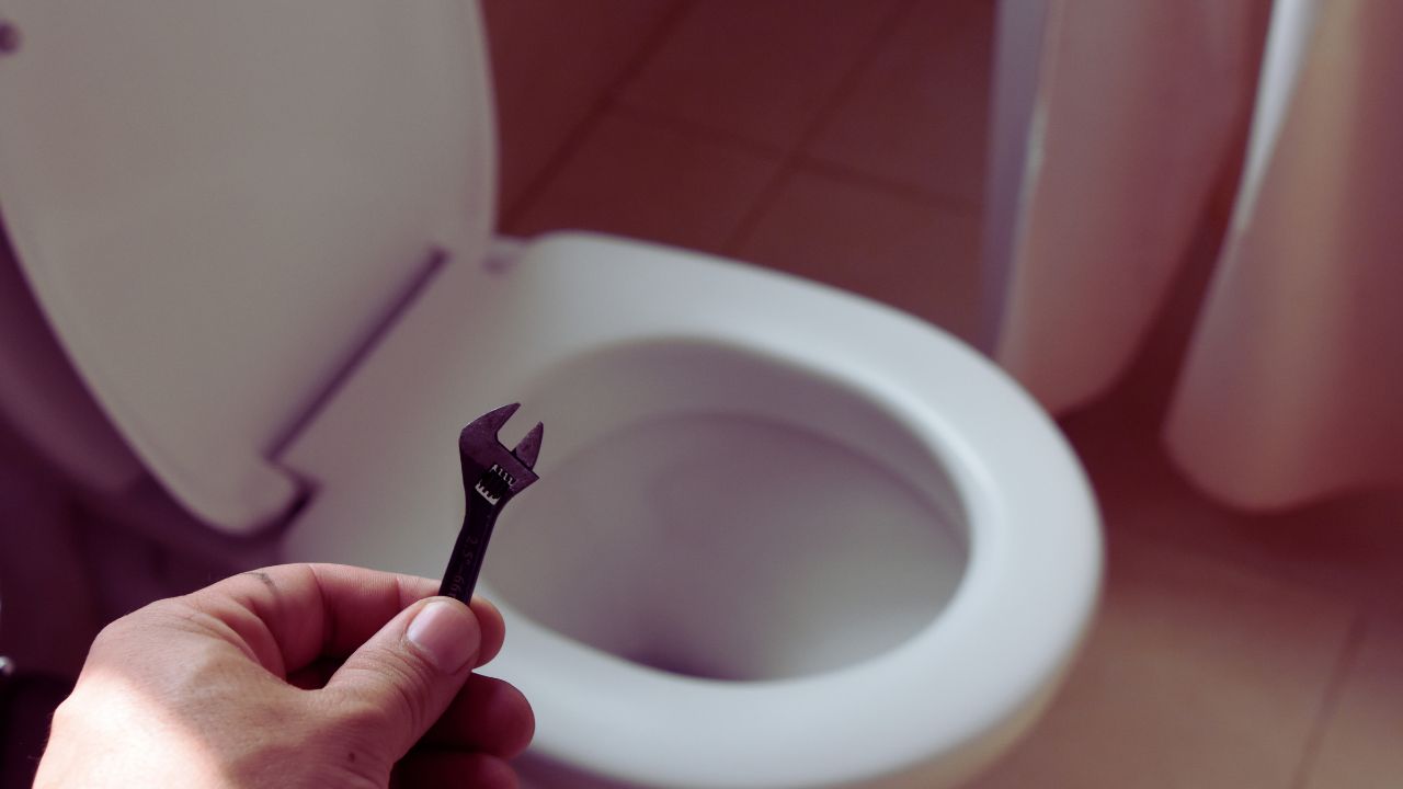 how-to-fix-a-wobbly-toilet-step-by-step-guide-for-homeowners